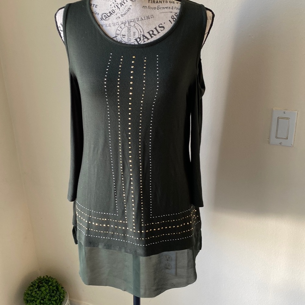 Bell Dini women blouse green size S,  crew neck 3/4 beaded casual bell sleeve .